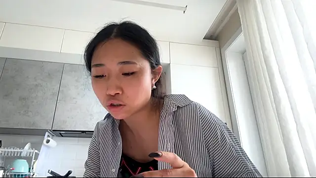 SweetMiaXO online show from 16, 3, 2026