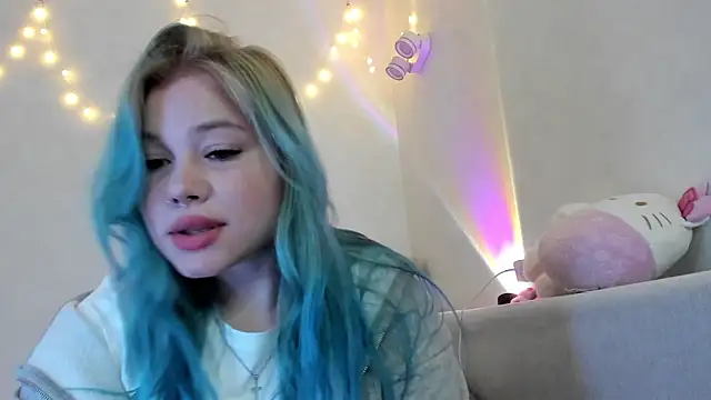 Snapshot of Lulu_Di chatting on 13, 5, 2026 Lulu Di online show from 13, 5, 2026