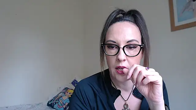 Snapshot of PsychicDominatrix chatting on 9, 4, 2026 PsychicDominatrix online show from 9, 4, 2026
