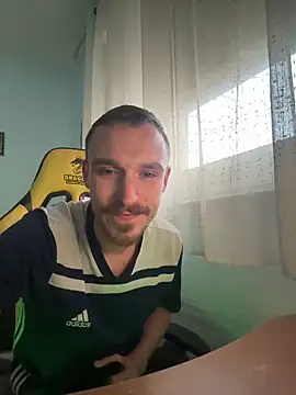 Snapshot of TheMaskShow chatting on 8, 4, 2026 TheMaskShow online show from 8, 4, 2026