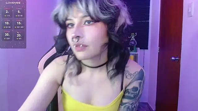 Snapshot of neena_nyx_ chatting on 17, 4, 2026 neena nyx online show from 17, 4, 2026