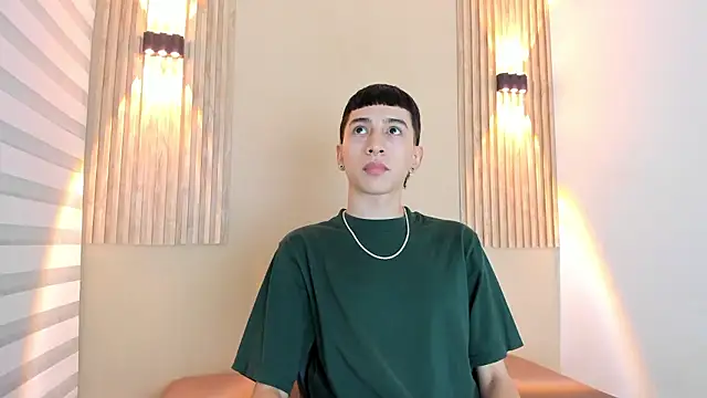 Snapshot of lian_cameron chatting on 5, 2, 2026 lian cameron online show from 5, 2, 2026