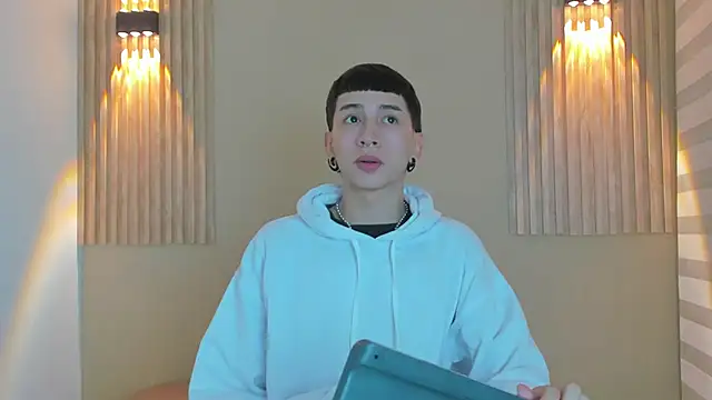 Snapshot of lian_cameron chatting on 20, 2, 2026 lian cameron online show from 20, 2, 2026