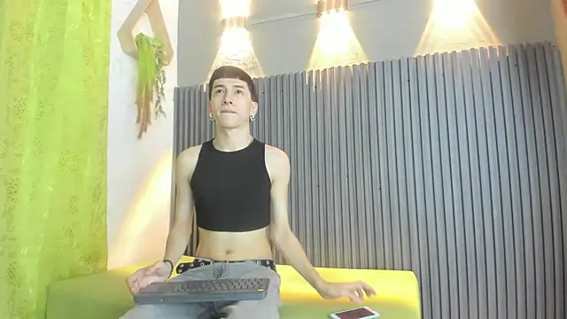 Snapshot of lian_cameron chatting on 28, 2, 2026 lian cameron online show from 28, 2, 2026