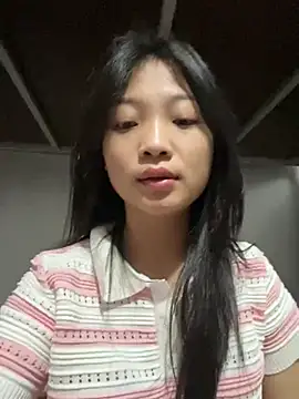 Snapshot of Lyn-be99 chatting on 17, 4, 2026 Lyn-be99 online show from 17, 4, 2026