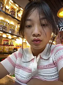 Snapshot of Lyn-be99 chatting on 17, 4, 2026 Lyn-be99 online show from 17, 4, 2026