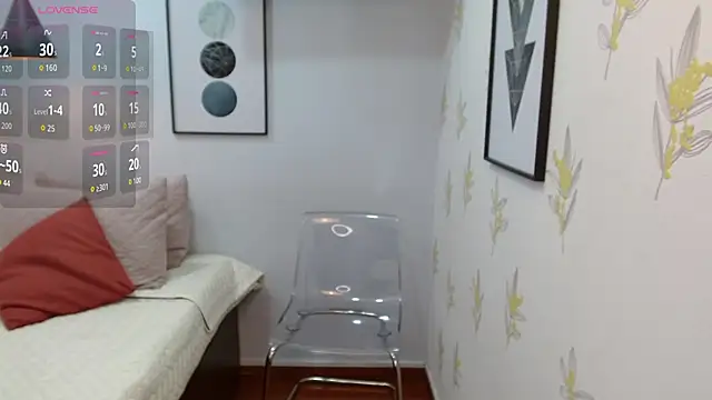 Snapshot of Laia_white chatting on 13, 4, 2026 Laia white online show from 13, 4, 2026