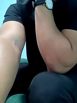 Snapshot of Ryzca chatting on 18, 4, 2026 Ryzca online show from 18, 4, 2026