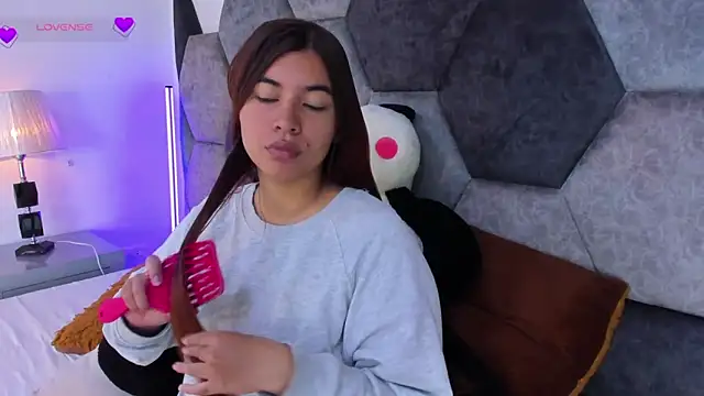 Snapshot of DulceJones chatting on 1, 3, 2026 DulceJones online show from 1, 3, 2026