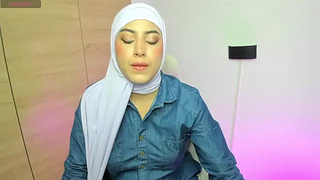 Snapshot of LAY_LA_ chatting on 6, 3, 2026 LAY LA online show from 6, 3, 2026