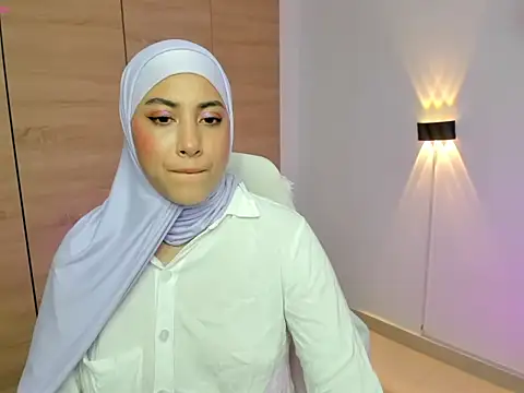 Snapshot of LAY_LA_ chatting on 20, 3, 2026 LAY LA online show from 20, 3, 2026