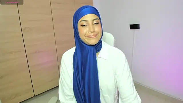 Snapshot of LAY_LA_ chatting on 24, 3, 2026 LAY LA online show from 24, 3, 2026