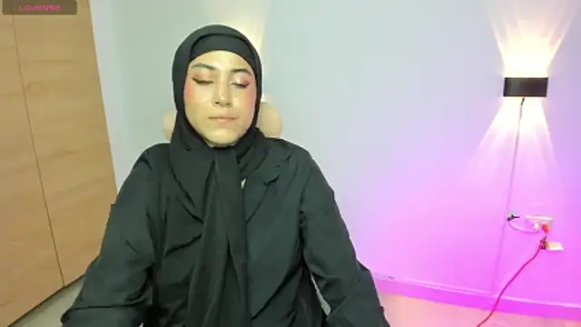 Snapshot of LAY_LA_ chatting on 14, 4, 2026 LAY LA online show from 14, 4, 2026