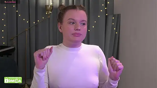 Agatha Gris online show from 2, 2, 2026