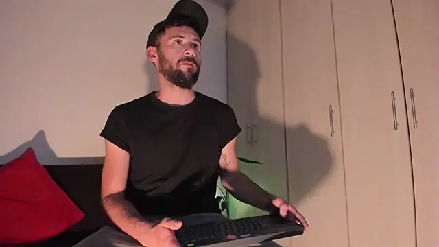 Snapshot of Erickpritz_xh chatting on 28, 3, 2026 Erickpritz xh online show from 28, 3, 2026