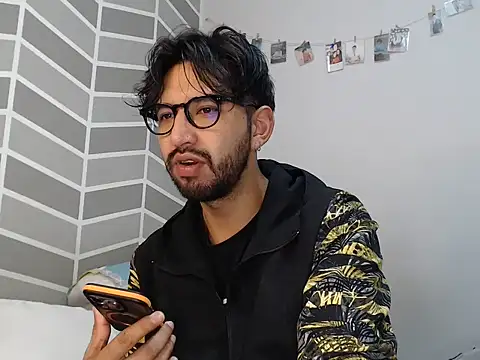 thomass1018 online show from 18, 6, 2026