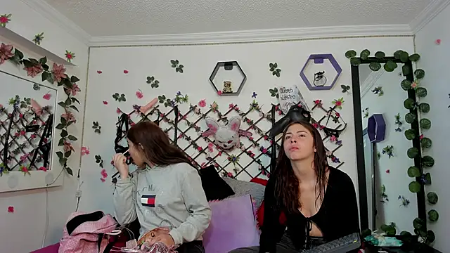 playful-girls online show from 3, 2, 2026