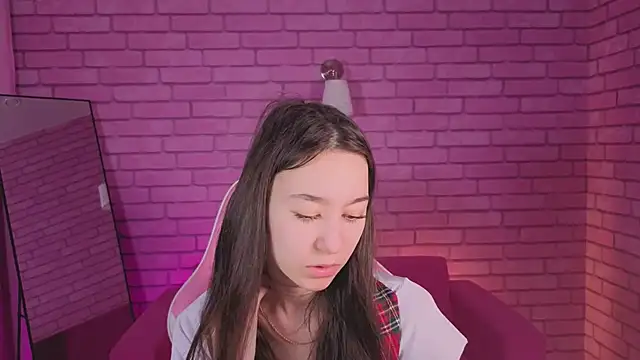 Nicole Brownie online show from 4, 4, 2026