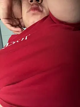 Snapshot of Puka2001 chatting on 6, 4, 2026 Puka2001 online show from 6, 4, 2026