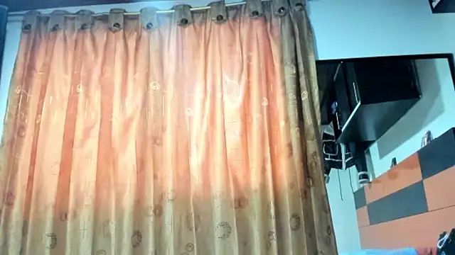 Snapshot of cristalayyy chatting on 7, 2, 2026 cristalayyy online show from 7, 2, 2026