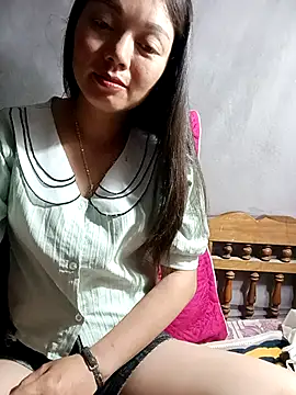 Snapshot of Rose-222 chatting on 11, 5, 2026 Rose-222 online show from 11, 5, 2026