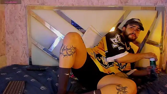 Snapshot of Benny_and_Mark chatting on 5, 2, 2026 Benny and Mark online show from 5, 2, 2026