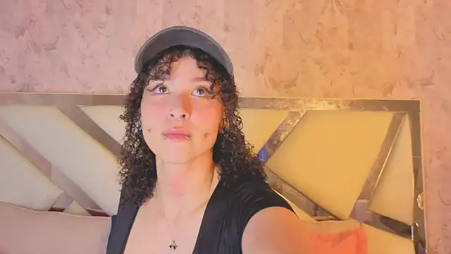 Snapshot of Benny_and_Mark chatting on 7, 4, 2026 Benny and Mark online show from 7, 4, 2026