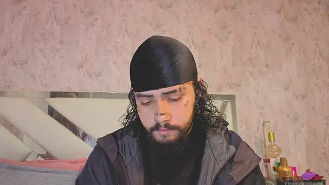 Snapshot of Benny_and_Mark chatting on 10, 4, 2026 Benny and Mark online show from 10, 4, 2026