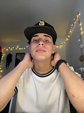 Snapshot of Maximuz1920 chatting on 7, 4, 2026 Maximuz1920 online show from 7, 4, 2026