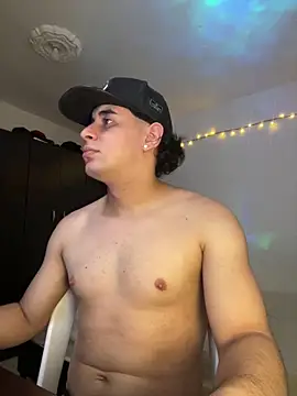 Snapshot of Maximuz1920 chatting on 18, 4, 2026 Maximuz1920 online show from 18, 4, 2026