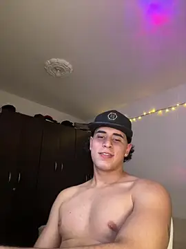 Snapshot of Maximuz1920 chatting on 18, 4, 2026 Maximuz1920 online show from 18, 4, 2026