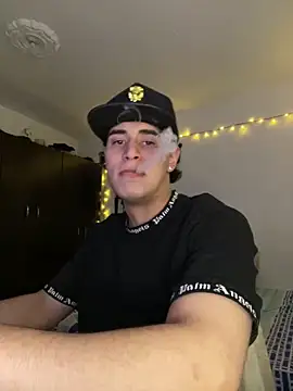 Snapshot of Maximuz1920 chatting on 27, 4, 2026 Maximuz1920 online show from 27, 4, 2026