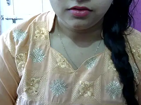 Snapshot of Cute_Aliyaa chatting on 7, 5, 2026 Cute Aliyaa online show from 7, 5, 2026