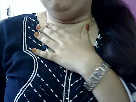 Snapshot of Cute_Aliyaa chatting on 8, 5, 2026 Cute Aliyaa online show from 8, 5, 2026