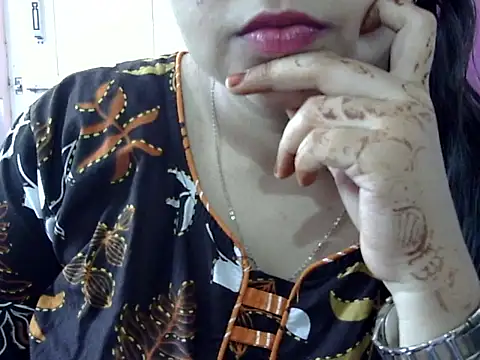 Snapshot of Cute_Aliyaa chatting on 15, 5, 2026 Cute Aliyaa online show from 15, 5, 2026