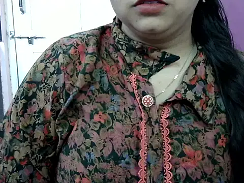 Snapshot of Cute_Aliyaa chatting on 20, 5, 2026 Cute Aliyaa online show from 20, 5, 2026