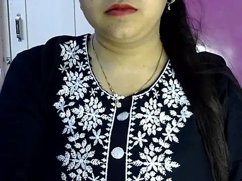 Snapshot of Cute_Aliyaa chatting on 21, 5, 2026 Cute Aliyaa online show from 21, 5, 2026