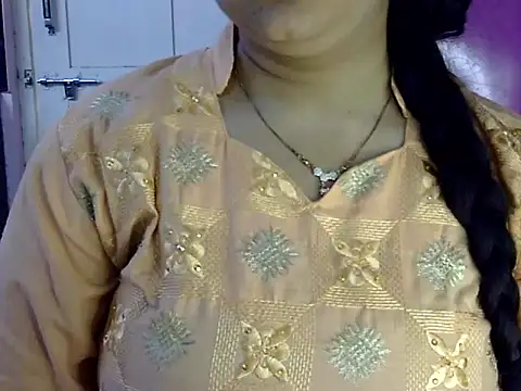 Snapshot of Cute_Aliyaa chatting on 22, 5, 2026 Cute Aliyaa online show from 22, 5, 2026