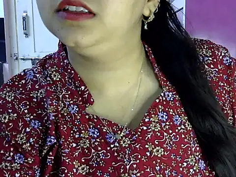 Snapshot of Cute_Aliyaa chatting on 25, 5, 2026 Cute Aliyaa online show from 25, 5, 2026