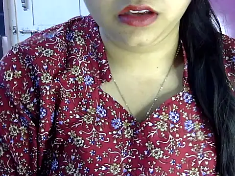Snapshot of Cute_Aliyaa chatting on 2, 6, 2026 Cute Aliyaa online show from 2, 6, 2026