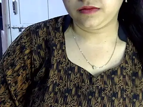 Snapshot of Cute_Aliyaa chatting on 3, 6, 2026 Cute Aliyaa online show from 3, 6, 2026