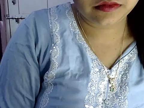 Snapshot of Cute_Aliyaa chatting on 4, 6, 2026 Cute Aliyaa online show from 4, 6, 2026