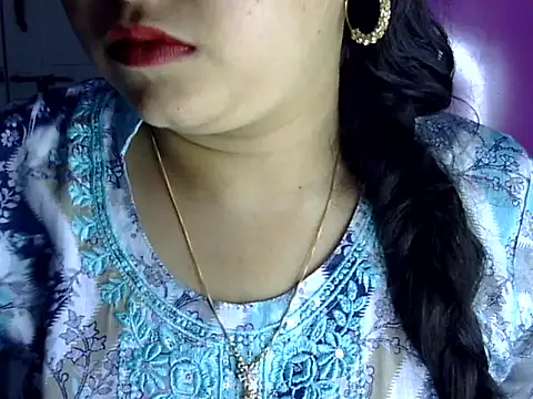 Snapshot of Cute_Aliyaa chatting on 4, 7, 2026 Cute Aliyaa online show from 4, 7, 2026