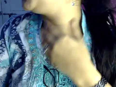 Snapshot of Cute_Aliyaa chatting on 22, 7, 2026 Cute Aliyaa online show from 22, 7, 2026