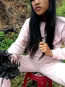 Snapshot of Hoa-tuylip chatting on 2, 5, 2026 Hoa-tuylip online show from 2, 5, 2026
