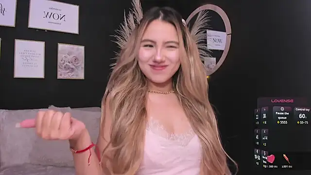 Snapshot of Isa_cortes_ chatting on 23, 2, 2026 Isa cortes online show from 23, 2, 2026