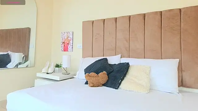 Snapshot of LANA_LARSEN chatting on 1, 4, 2026 LANA LARSEN online show from 1, 4, 2026