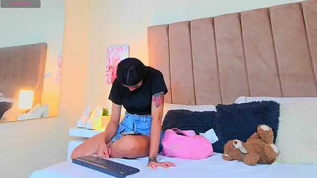 Snapshot of LANA_LARSEN chatting on 21, 4, 2026 LANA LARSEN online show from 21, 4, 2026