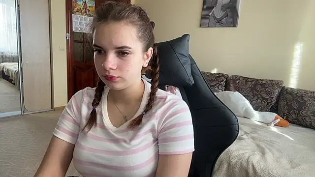 Snapshot of SoftIris_ chatting on 3, 2, 2026 SoftIris online show from 3, 2, 2026