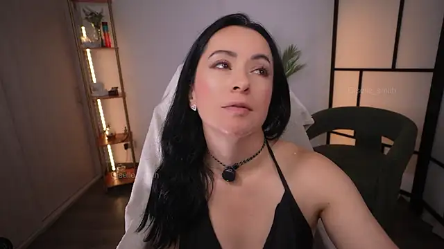 Snapshot of giselle_smith chatting on 24, 3, 2026 giselle smith online show from 24, 3, 2026